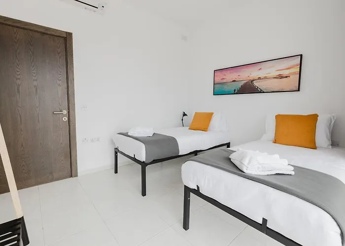 Crescent View Ph - Mlh Escape By Homely! * 멜리에하