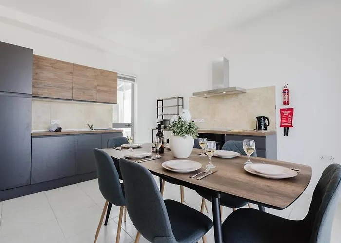 Crescent View Ph - Mlh Escape By Homely! 멜리에하