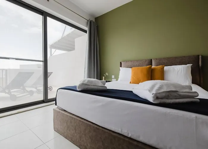 Crescent View Ph - Mlh Escape By Homely! * 멜리에하